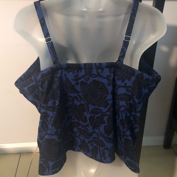 Land’s End swimwear tankini top in size 20W. Blue and black. EUC - Picture 2 of 4